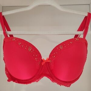 Victoria's Secret Dream Angels Red Lace Push-Up Bra with Bow Accent